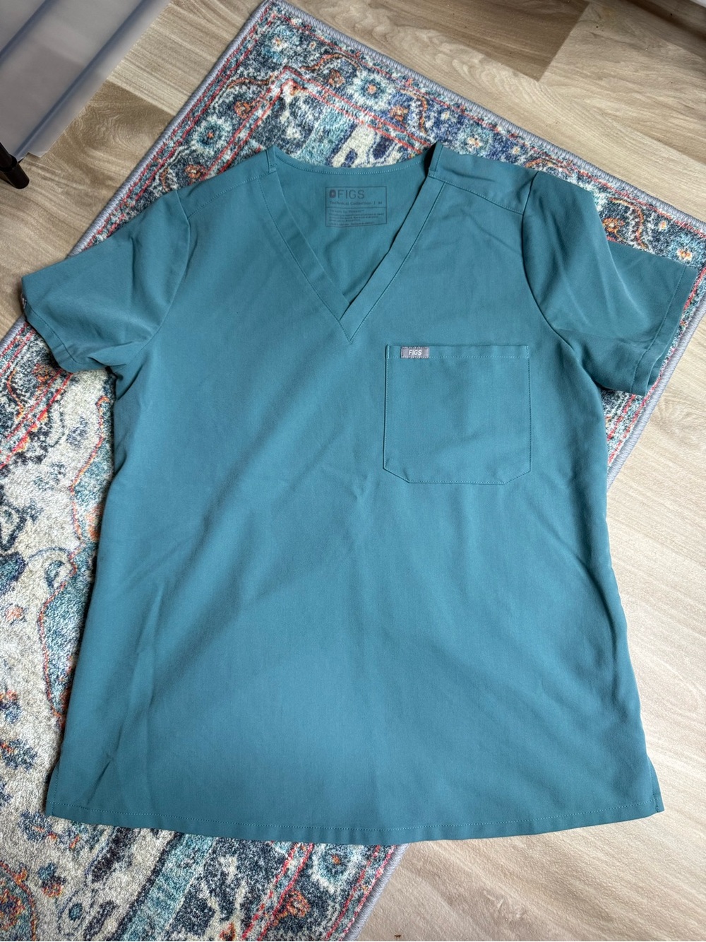 FIGS Catarina One-Pocket Scrub Top